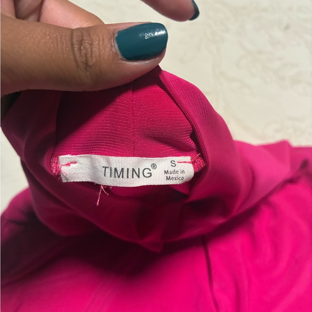 Fuchsia top size Small - Picture 3 of 3